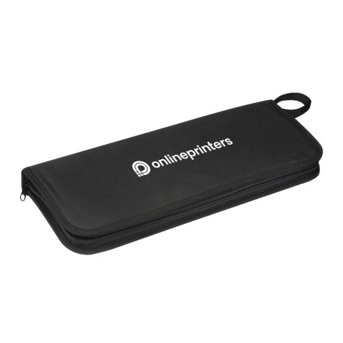 Schwarzes Grillbesteck-Set mit Reiverschluss.