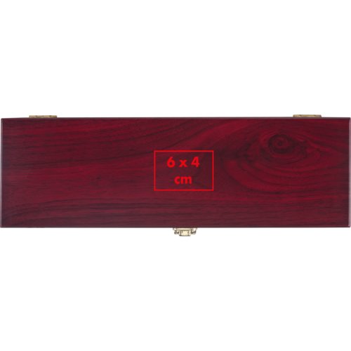 Rote Weinbox aus Holz mit Verschluss.