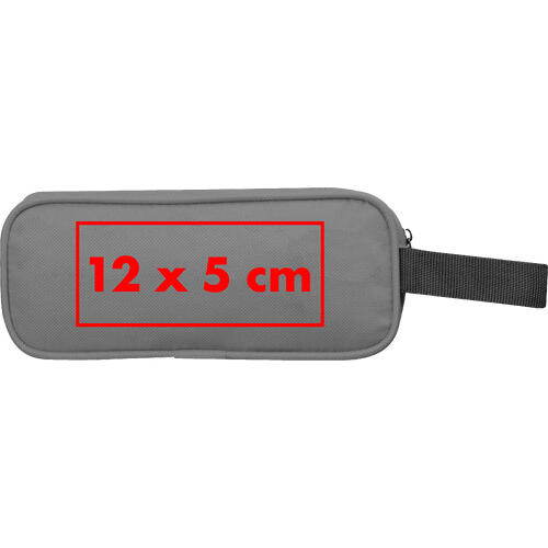 Graues RPET-Etui mit Reißverschluss und Trageschlaufe.