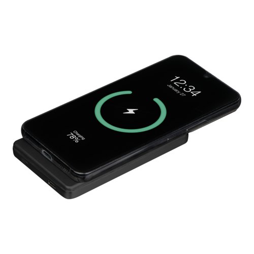 Schwarze Powerbank mit 5.000 mAh Ladekapazit�t.