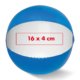 Zweifarbiger Strandball aus Kunststoff.